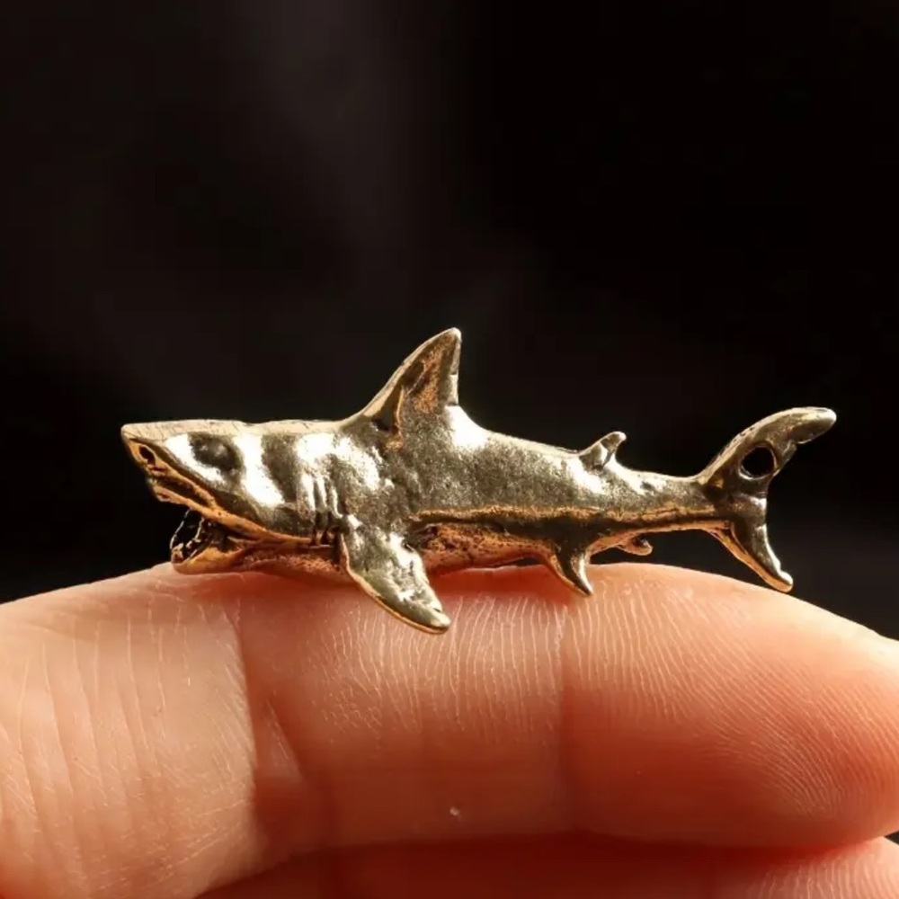 Brass shark pendant - Picture 2 of 3
